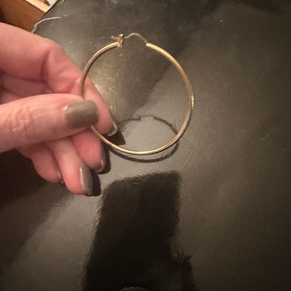 14 K Gold Hoop Earring - Picture 1 of 1